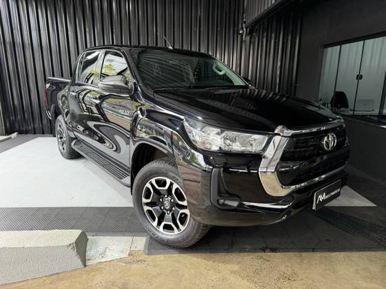 TOYOTA HILUX 2.8 D-4D TURBO DIESEL CD SRV 4X4 AUTOMÁTICO TOYOTA HILUX 2.8 D-4D TURBO DIESEL CD SRV 4X4 AUTOMÁTICO
